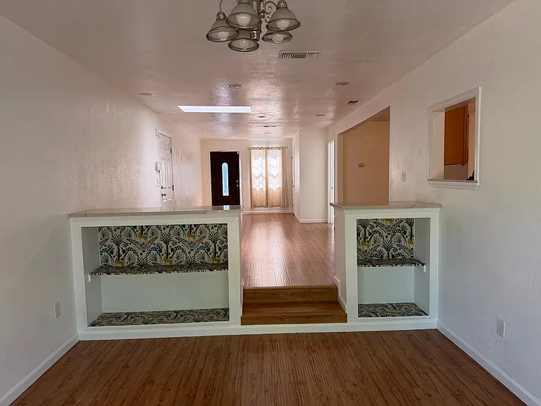 3829 Delaware Ave — Photo 30
