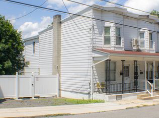 1734 W Norwegian St #1, Pottsville, PA 17901