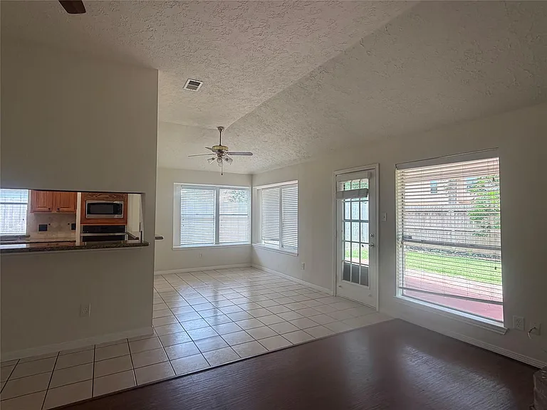 3806 Carya Cir — Photo 9