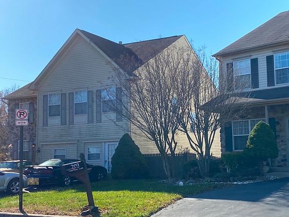2nd image of 201 Commons Ln