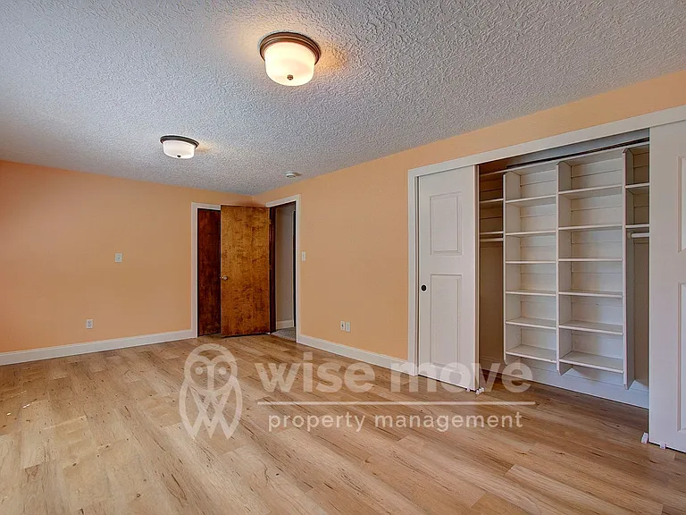 4001 NW 127th St — Photo 24