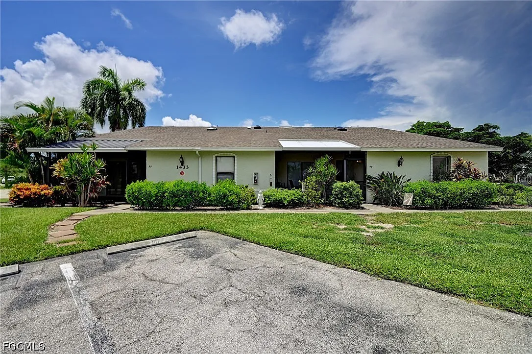2 bed, 2.0 bath, 953 sqft, $1,700 — Photo 2