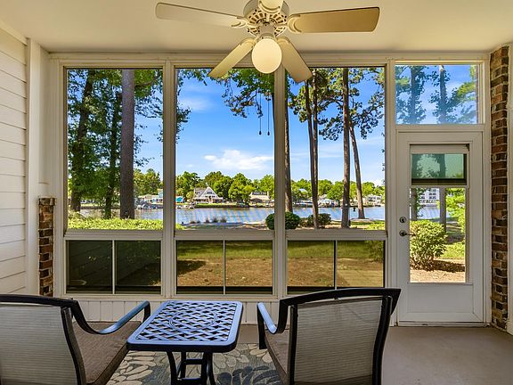2nd image of 702 Riverwalk Dr. #103