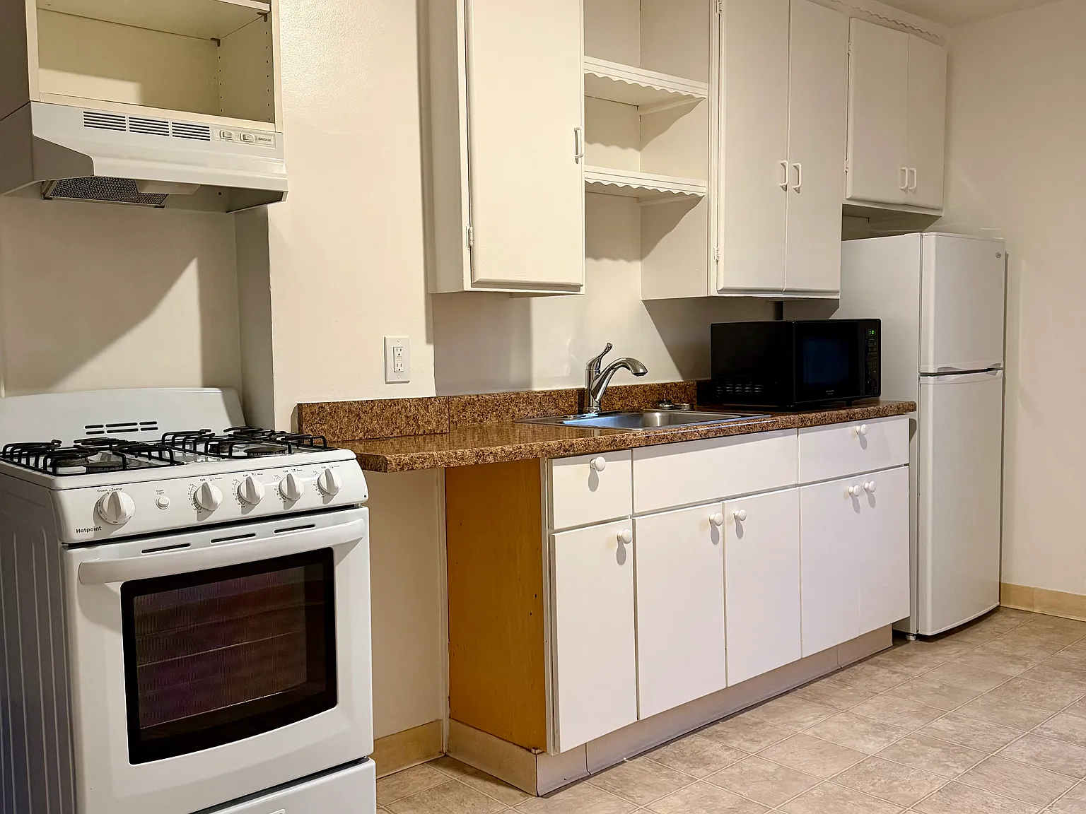 1 bed, 640 sqft, $2,600 — Photo 3