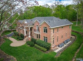 41 Mareu Dr, Watchung, NJ 07069