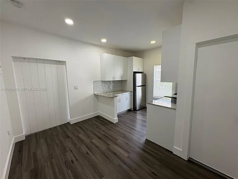 3237 SW 4th St #2 — Photo 6