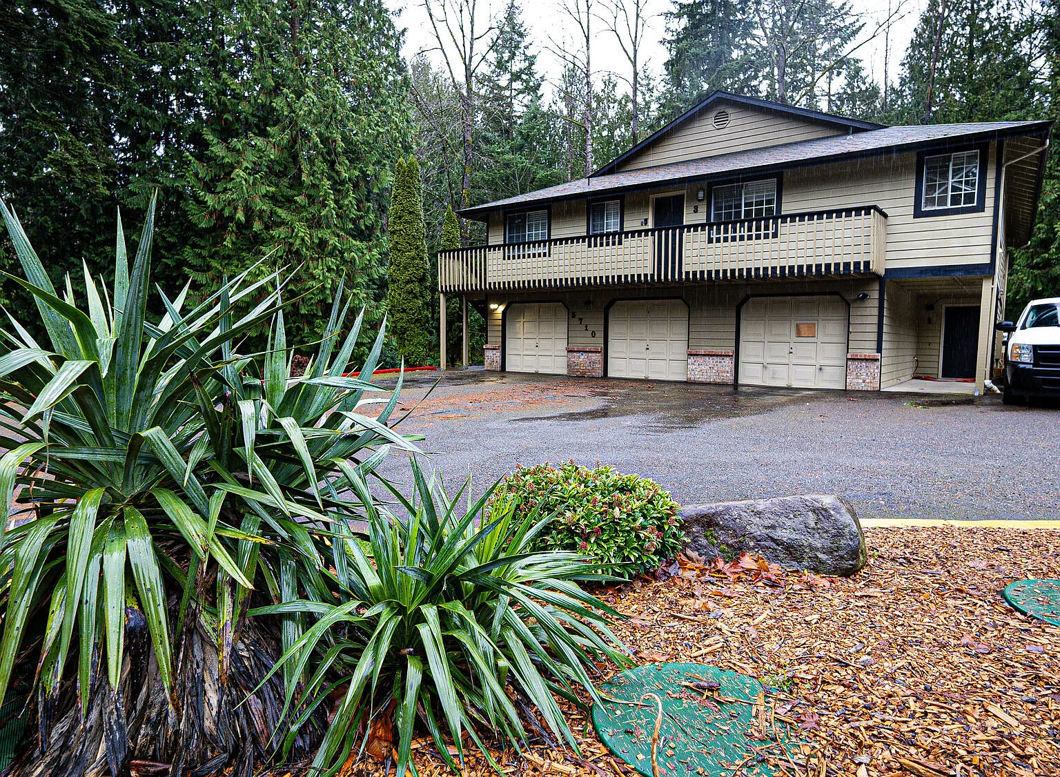 5704 Bonney Lake — Photo 2