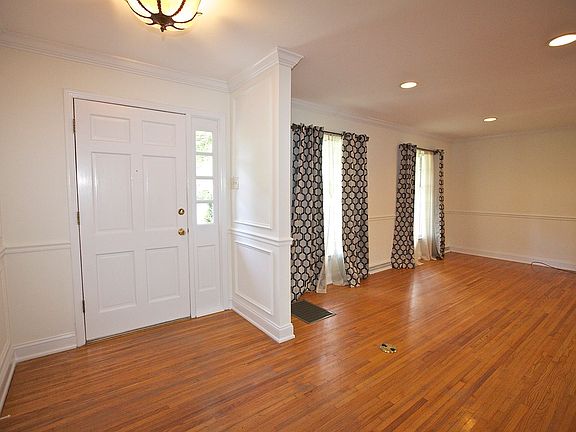 3rd image of 5937 Colchester Pl