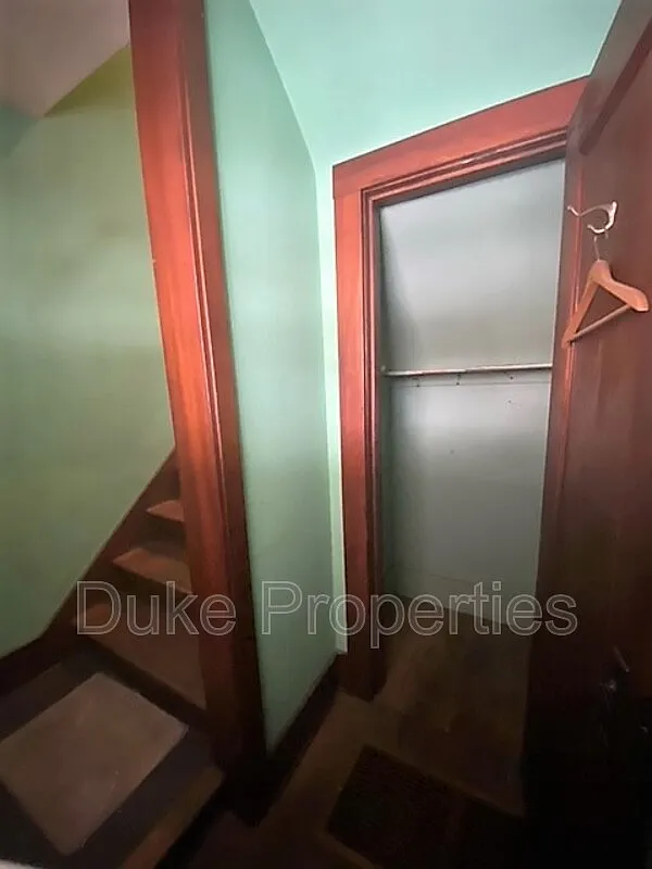2 bed, 1.0 bath, $1,045 — Photo 2