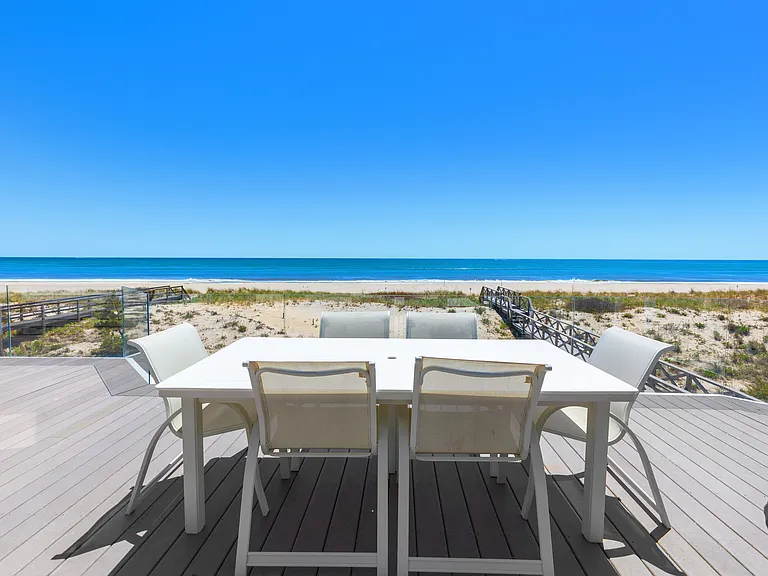 687 Dune Rd — Photo 38