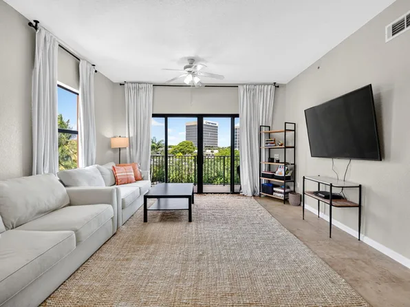 1620 Presidential Way #402, West Palm Beach, FL 33401