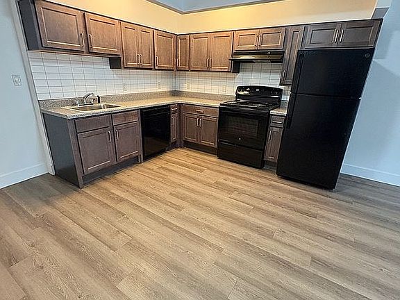 3rd image of 207 W 140th St #2B