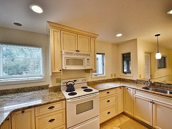 3rd image of 4527 Parkside Villas