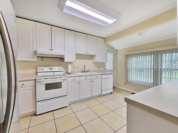5th image of 6820 BOGATA Drive N