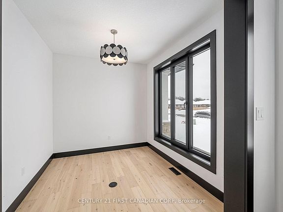 5th image of 263 Foxborough Pl