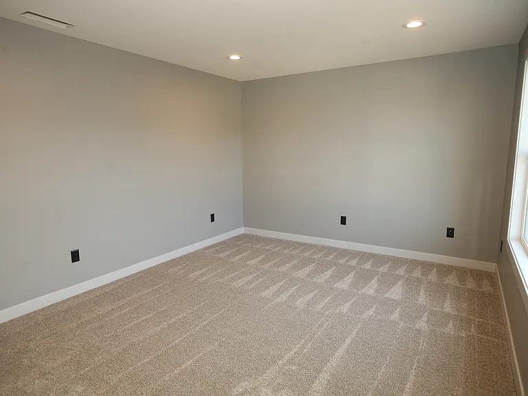 11820 Ridgeway Dr — Photo 2