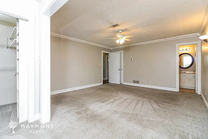 2442 Chauncey Ln SW — Photo 10