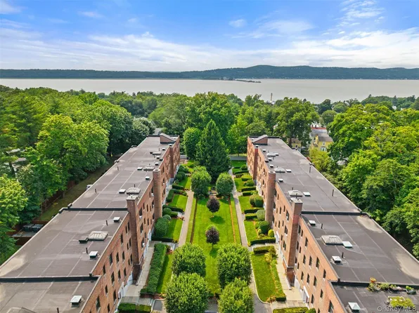 14 S Broadway #7-2B, Irvington, NY 10533