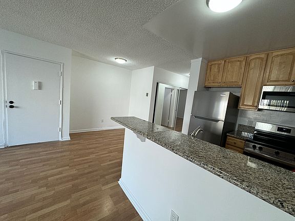 2nd image of 606 Raymond Ave APT 2