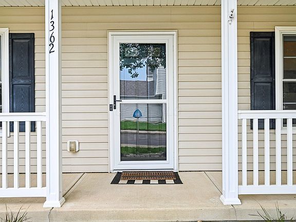 3rd image of 1362 Chickweed St #256