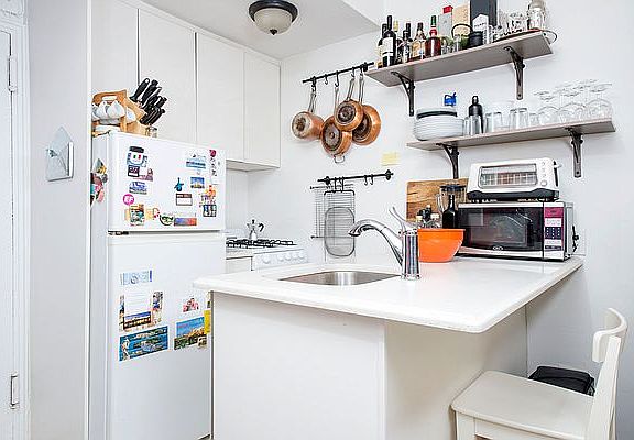 4th image of 57 W 58th St APT 5GG