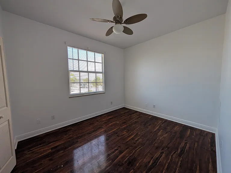 7436 Islander Ln — Photo 12