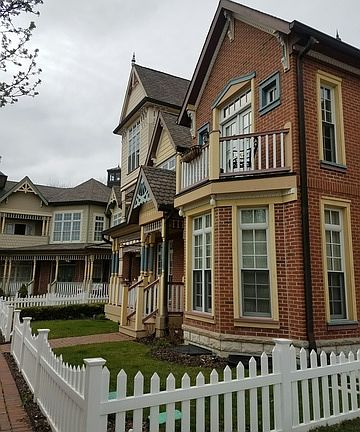 3rd image of 4131 Royal Mews Cir