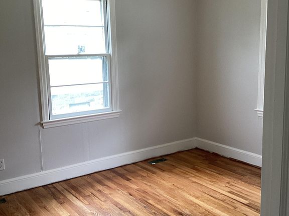 5th image of 185 James St APT 303