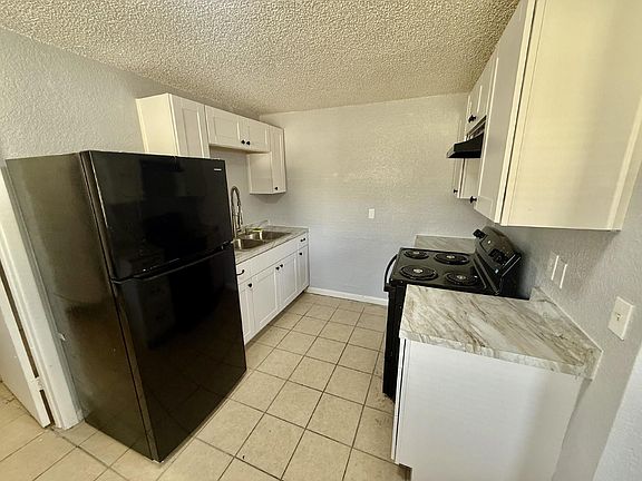 3rd image of 2540 W 25th St