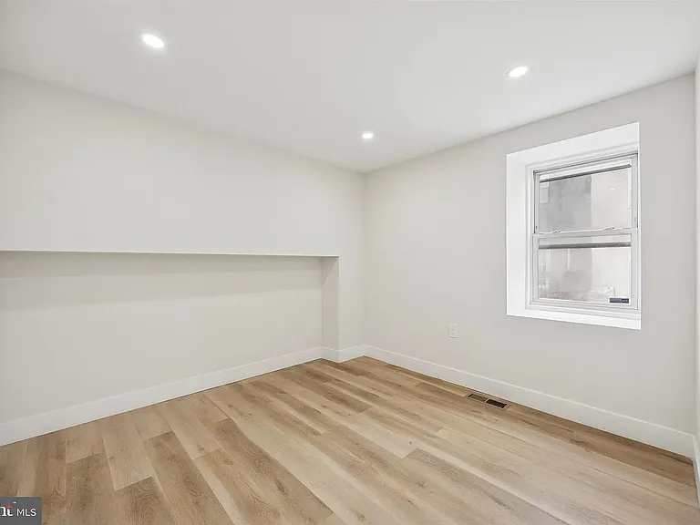 4522 Baker St #B27 — Photo 9