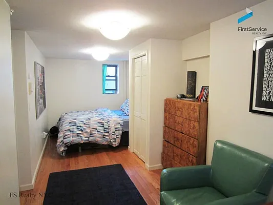 Rented by FirstService Realty (legacy) | media 15