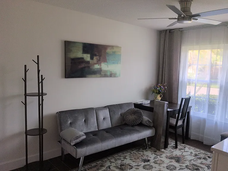 1426 Silverthorn Dr — Photo 11