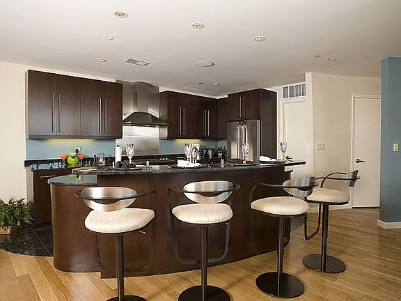 5th image of 701 W Lakeside Ave #1303