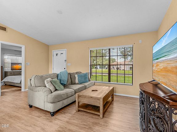 5th image of 221 Cherrywood Ln