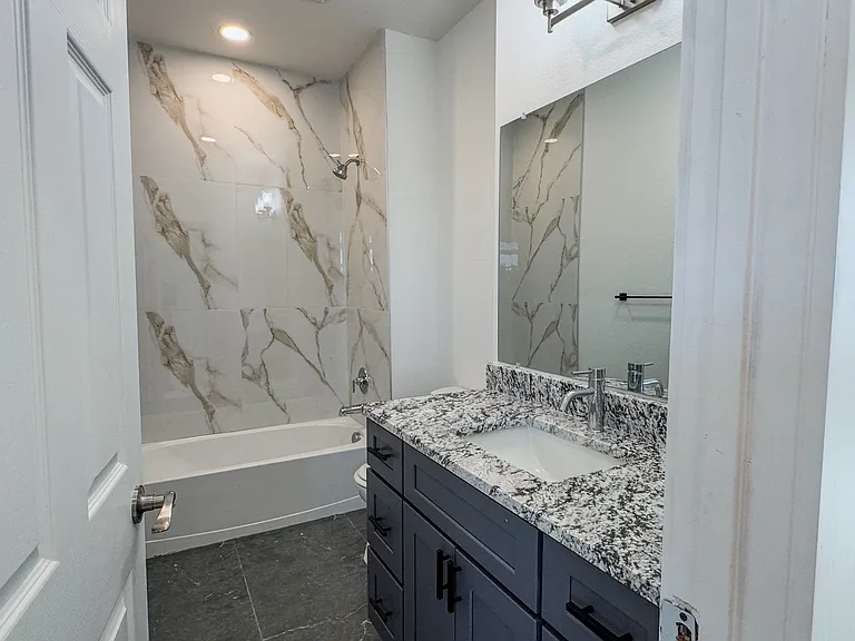350 Lucy Rd — Photo 7