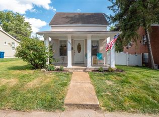 1032 Pine St, Saint Charles, MO 63301