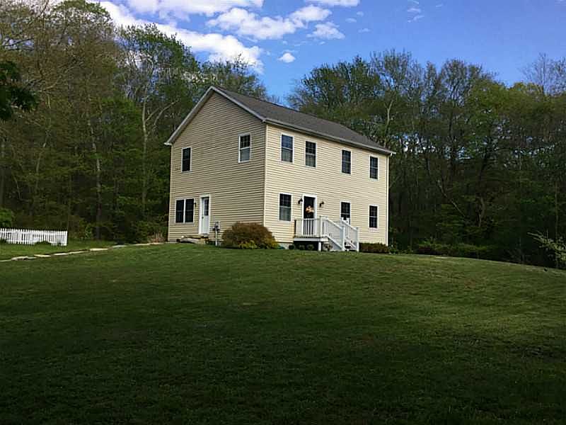 658 Gilbert Stuart Rd, Saunderstown, RI 02874 Zillow
