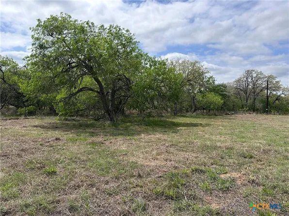 552 County Road 423 #4, Stockdale, TX 78160