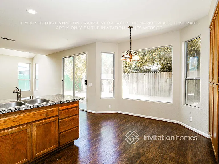 4533 Winter Oak Way — Photo 6