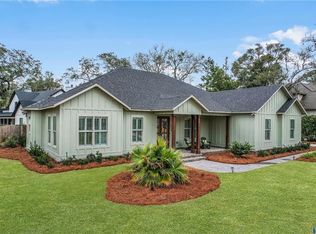 155 Robertson Cir, Saint Simons Island, GA 31522