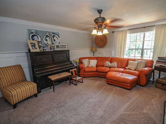 4th image of 2947 Huntington Dr