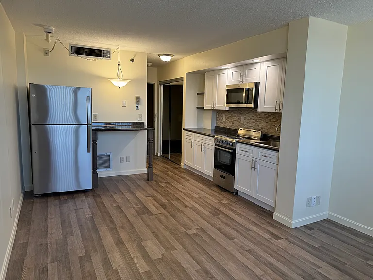 70 Southbridge St #909 — Photo 2