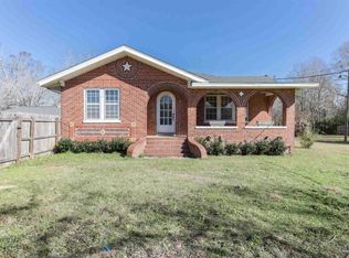104 Countri Ln, Cantonment, FL 32533