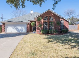 6425 Amundson Rd, North Richland Hills, TX 76182