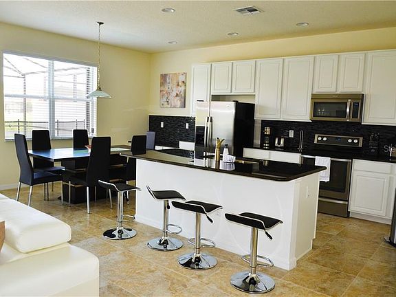 3rd image of 751 Las Fuentes Dr