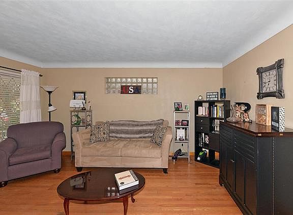 3rd image of 5567 Dugan Ave