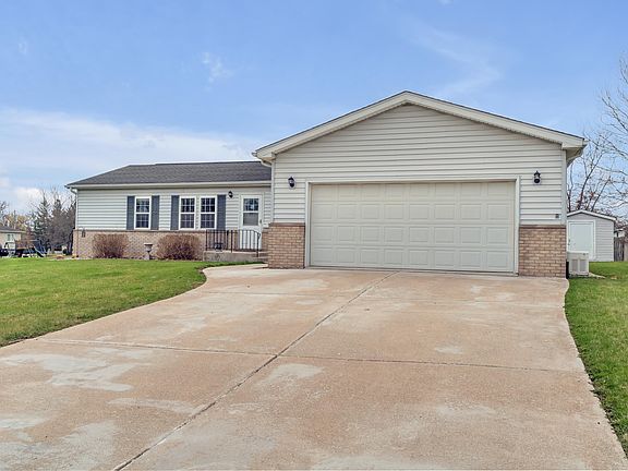 2nd image of 339 Azalea Ln