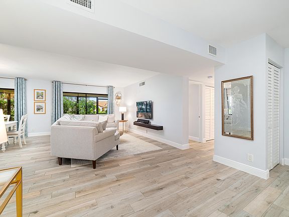 3rd image of 10662 Ocean Palm Way #101