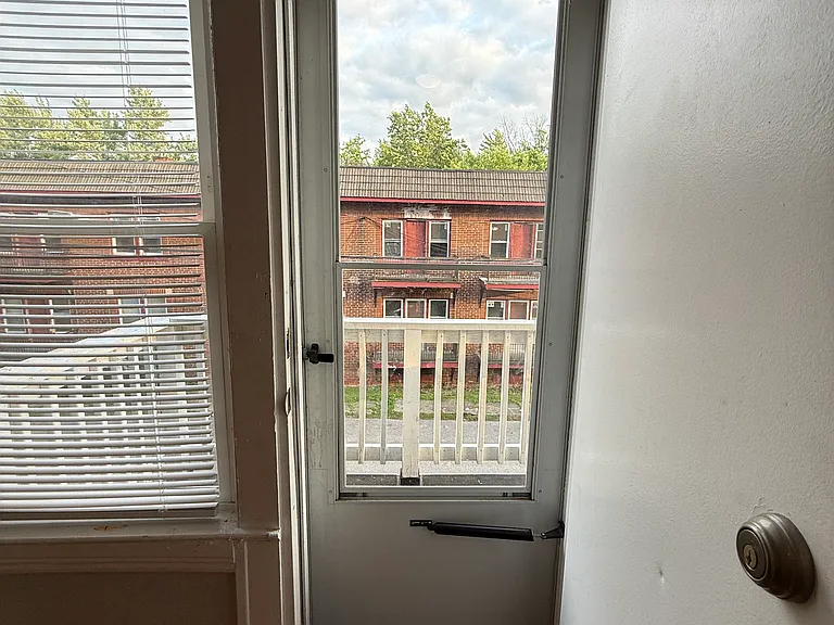13811 Byron Ave #6 — Photo 8