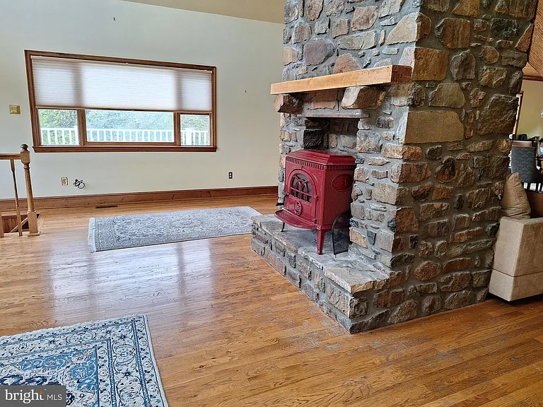 9078 Knoll Run Ln — Photo 16